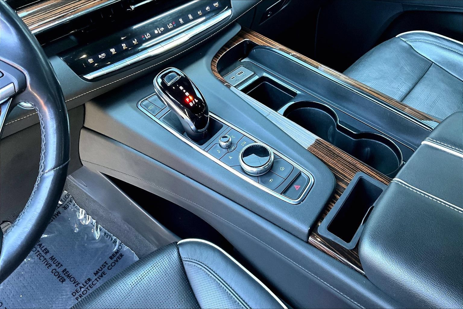 Used 2021 Cadillac Escalade Premium Luxury RWD image 14