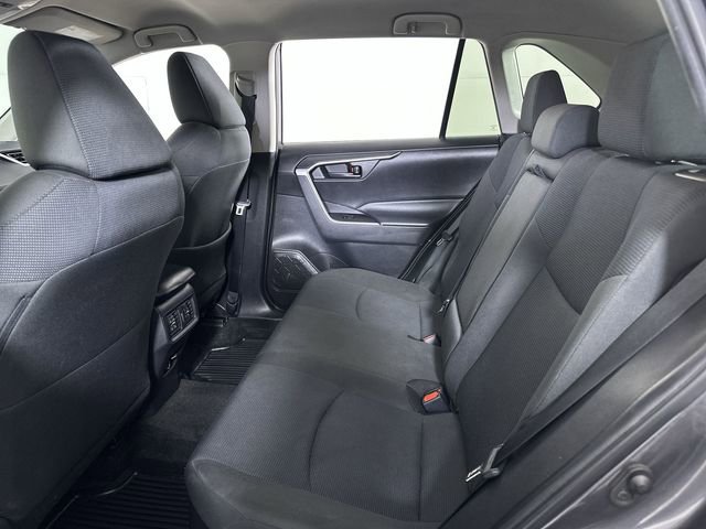 Used 2021 Toyota RAV4 LE AWD/4WD image 26