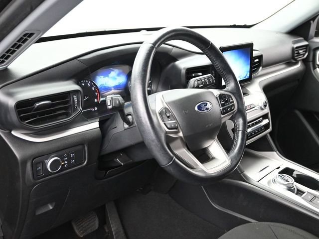 Used 2022 Ford Explorer XLT image 14