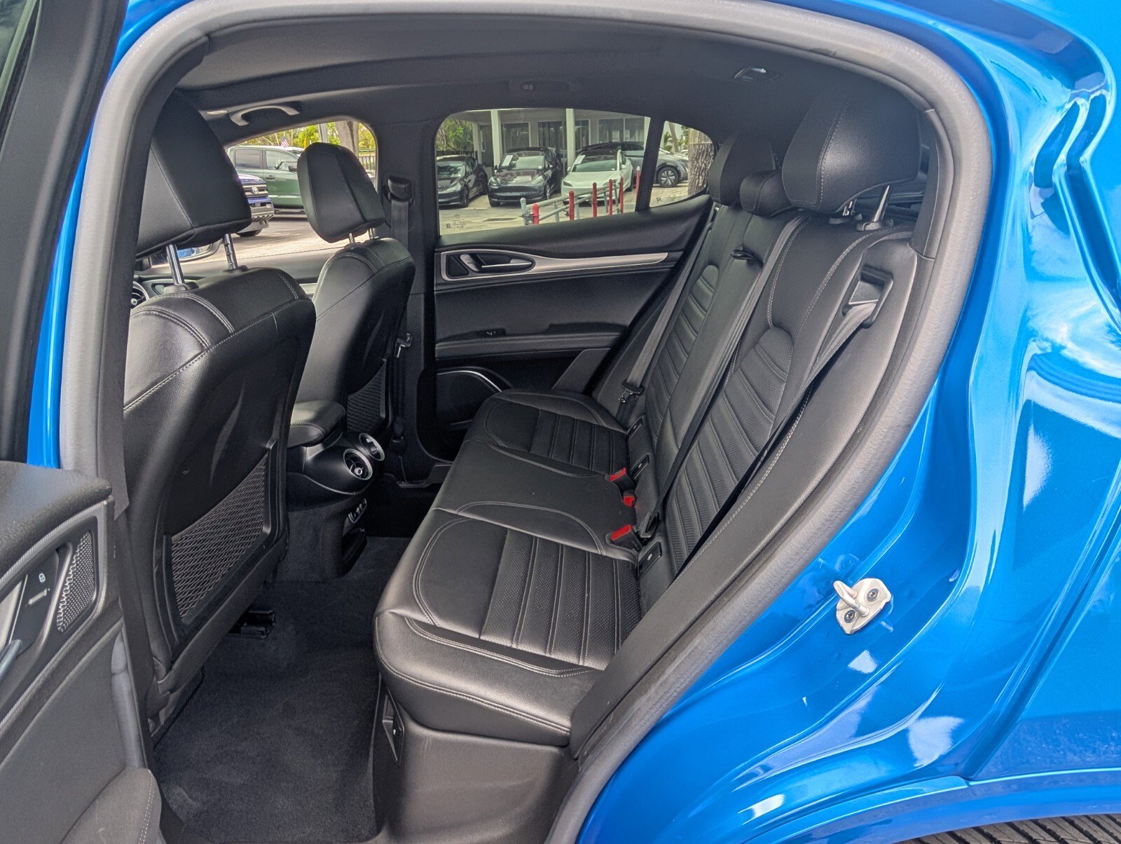 Used 2022 Alfa Romeo Stelvio Veloce image 11