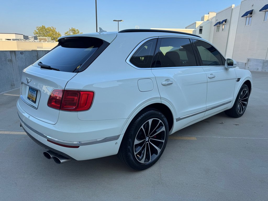 Used 2019 Bentley Bentayga AWD/4WD image 3