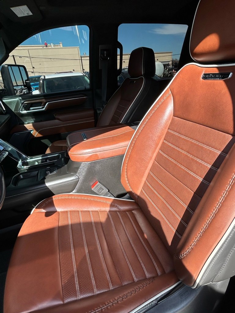 Used 2024 GMC Sierra 2500 Denali Ultimate image 11