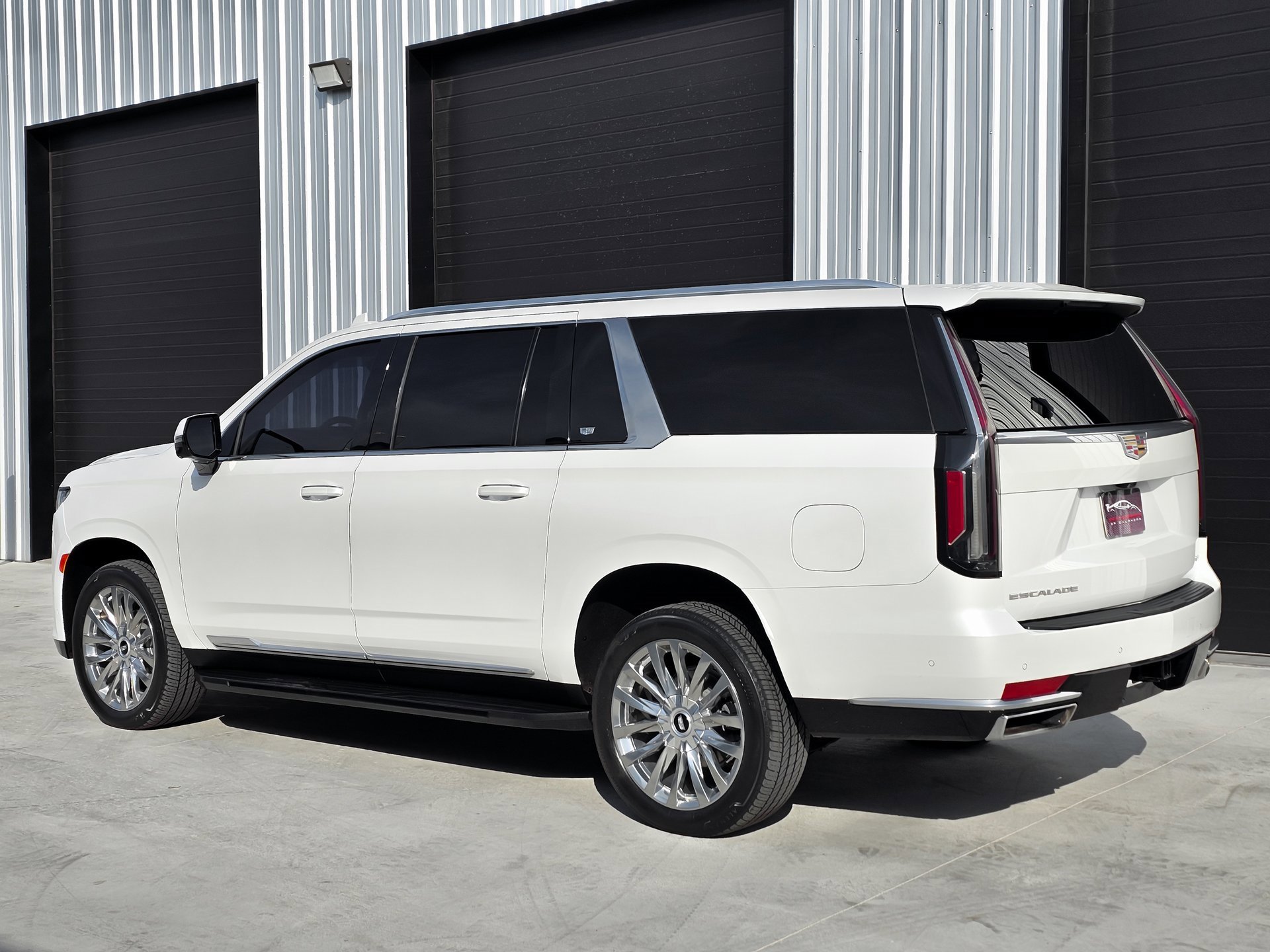Used 2022 Cadillac Escalade ESV Premium Luxury w/ LPO, Floor Liner Package image 15