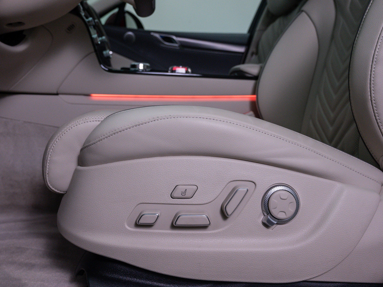 Used 2025 Genesis G80 2.5T Sport Prestige AWD/4WD image 18