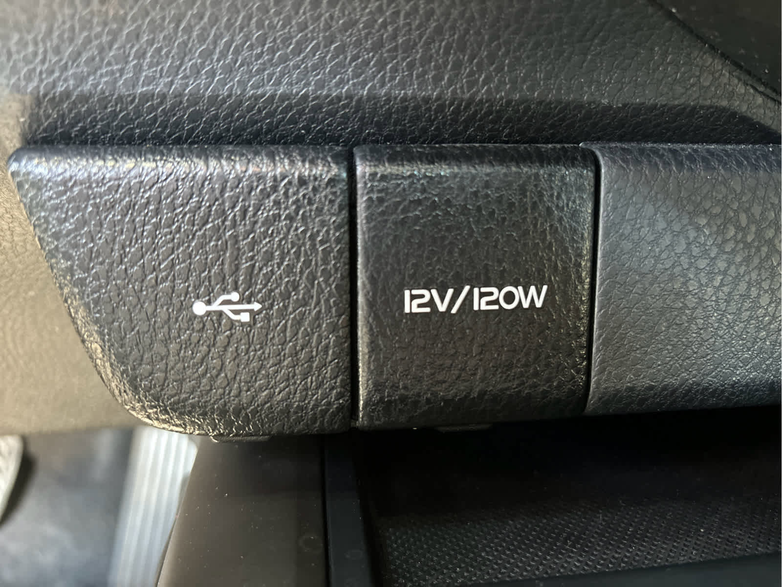 Used 2023 Toyota Camry SE w/ Cold Weather Package image 16