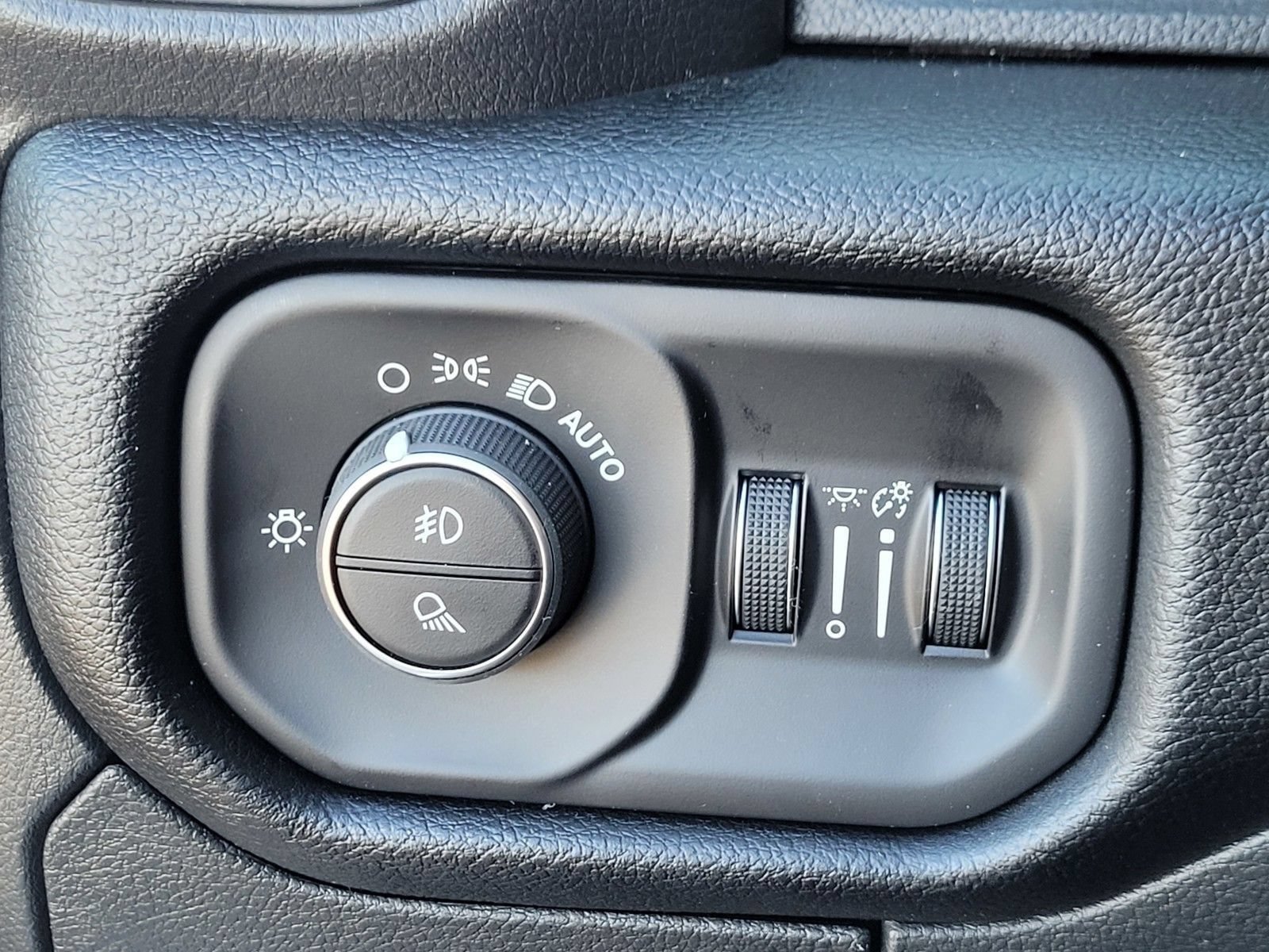 New 2026 RAM 1500 Big Horn AWD/4WD image 25