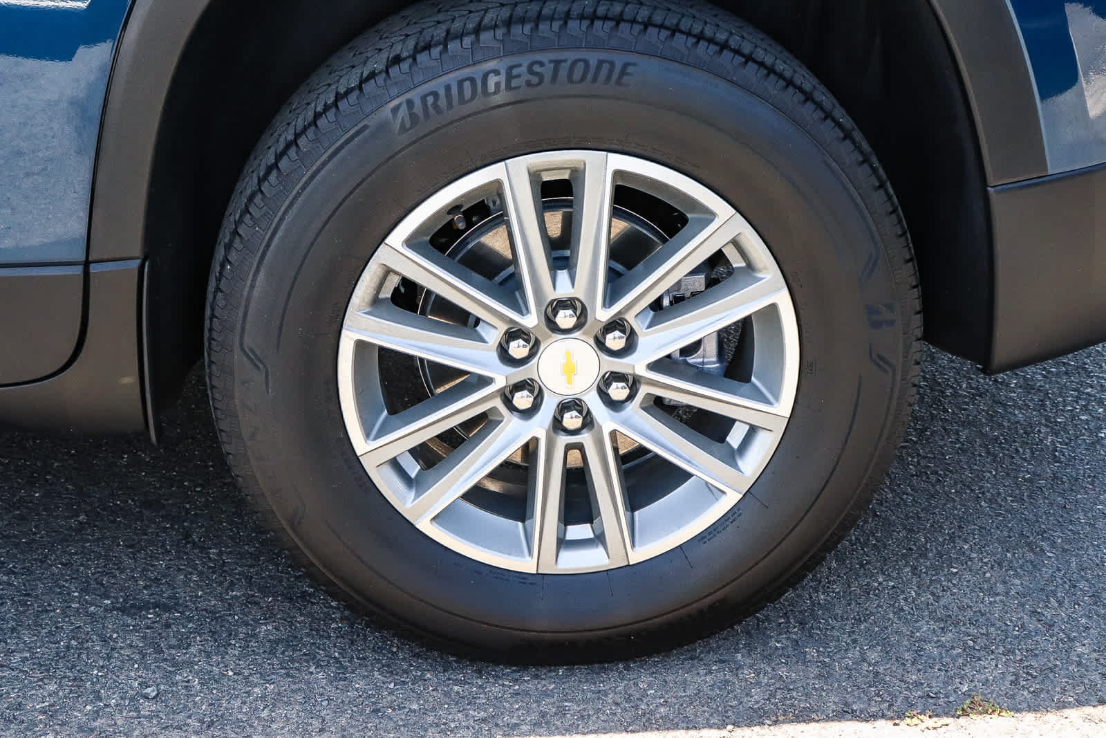Used 2023 Chevrolet Traverse LT FWD image 13