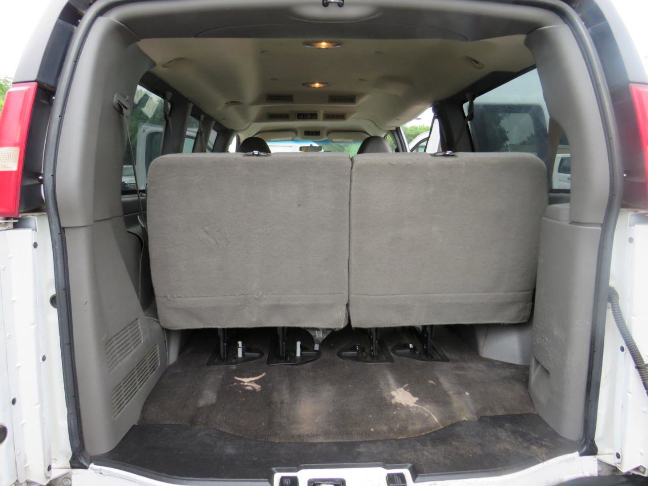 Used 2014 Chevrolet Express 2500 LT w/ LT Preferred Equipment Group RWD image 26