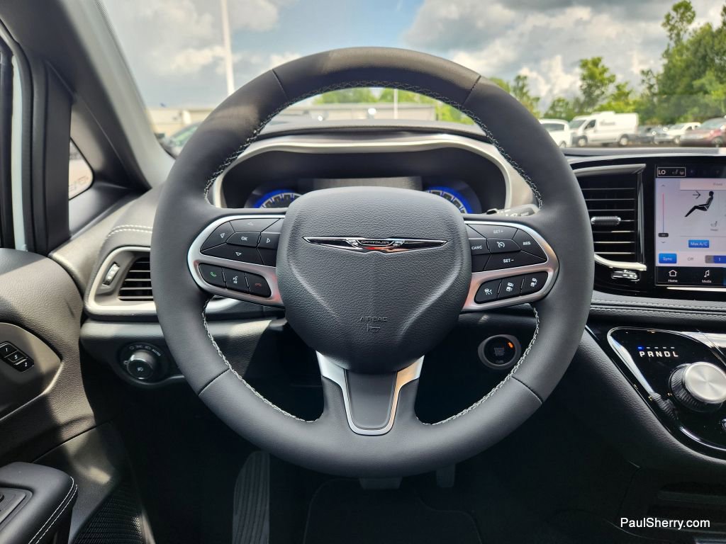 New 2026 Chrysler Pacifica Select image 26