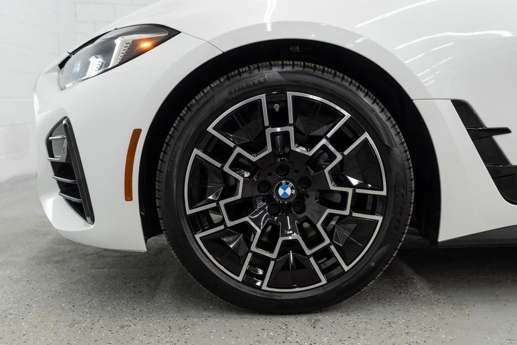 Used 2025 BMW 430i xDrive w/ M Sport Package image 8