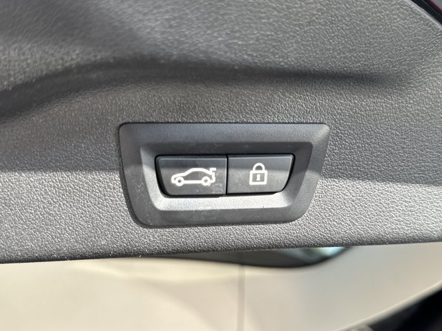 Used 2021 BMW X7 xDrive40i w/ Luxury Seating Package AWD/4WD image 26