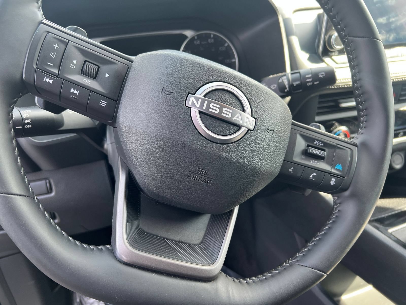 Used 2025 Nissan Rogue SV FWD image 31