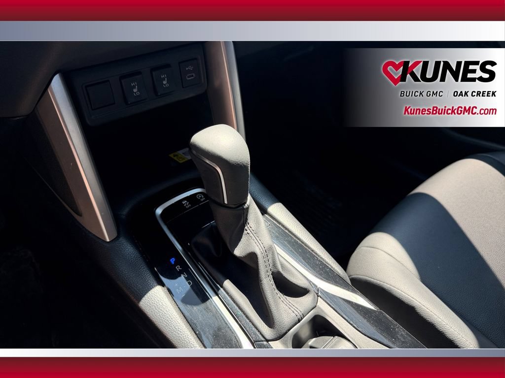 Used 2023 Toyota Corolla Cross XLE w/ Convenience Package AWD/4WD image 31