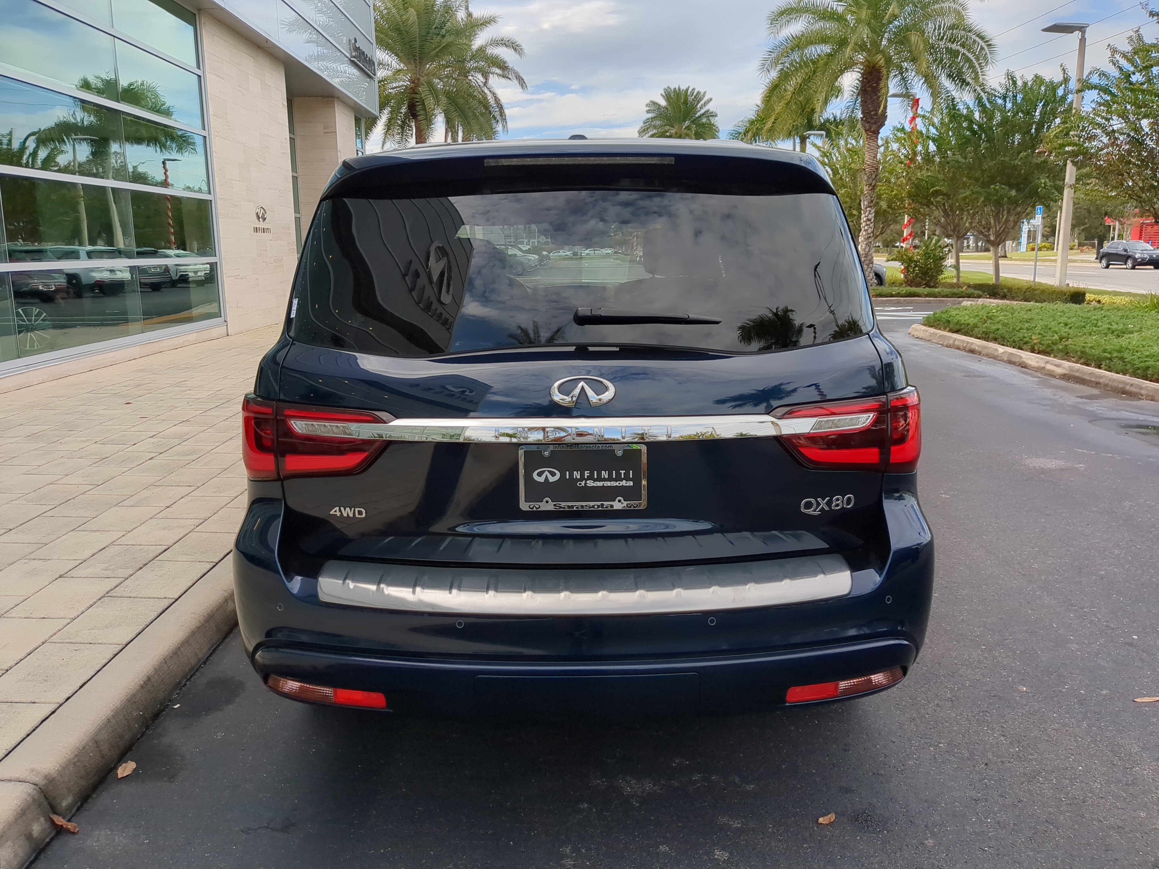 Used 2021 INFINITI QX80 Sensory w/ Cargo Package image 5