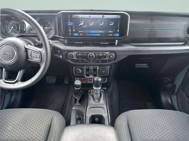 Used 2024 Jeep Wrangler Unlimited Rubicon 4xe AWD/4WD image 19