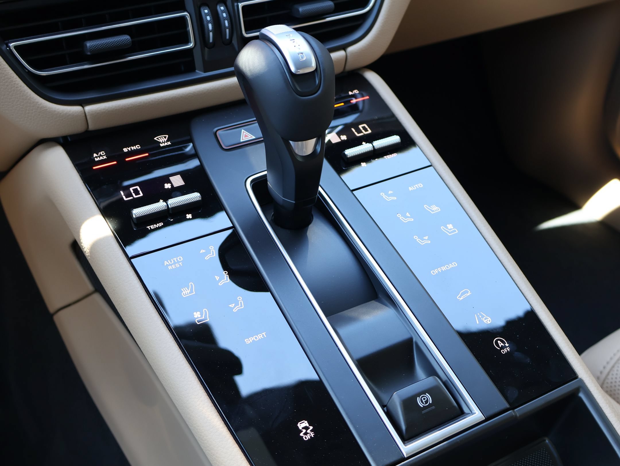 New 2026 Porsche Macan AWD/4WD image 20