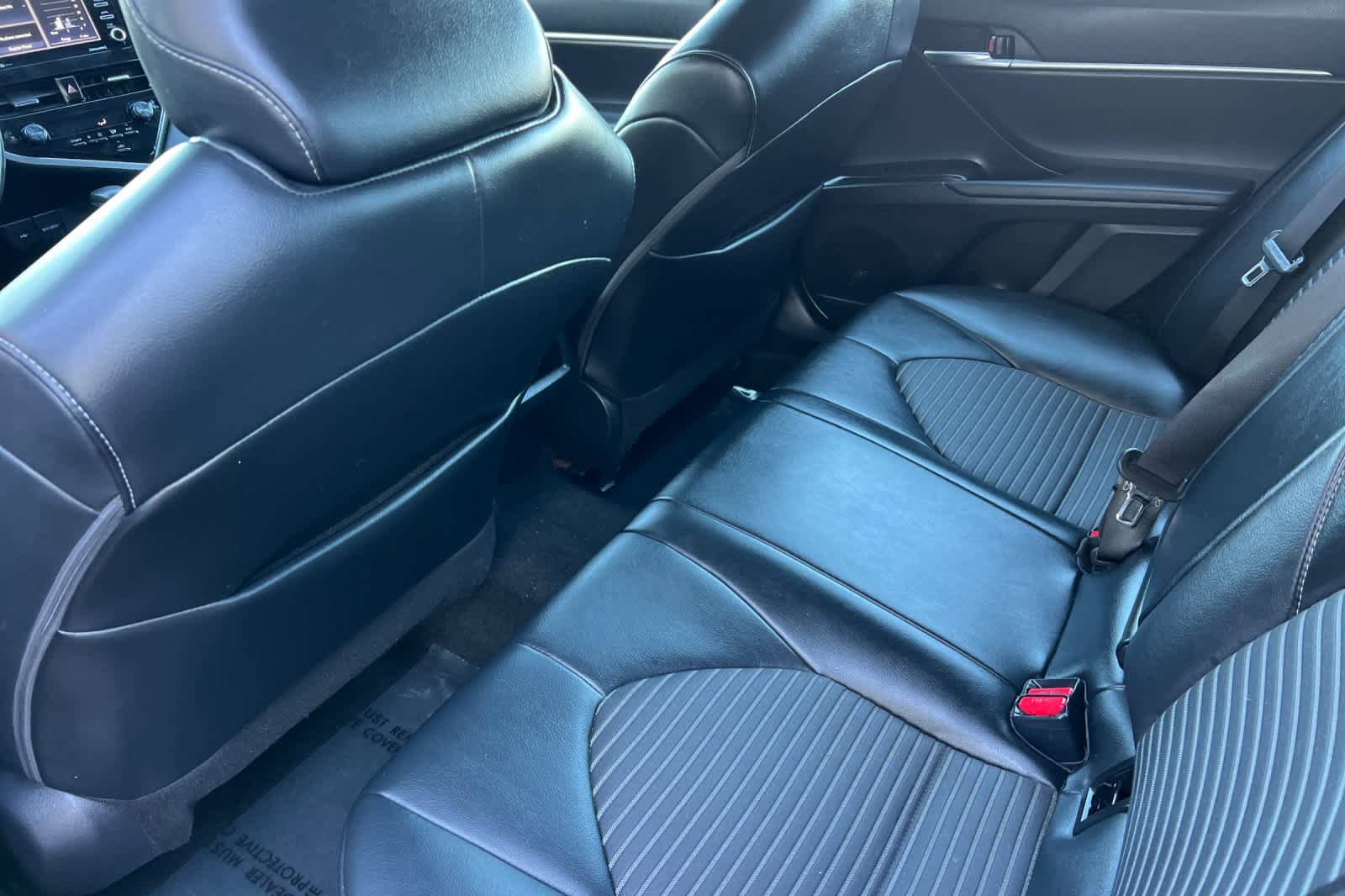 Used 2022 Toyota Camry SE FWD image 4
