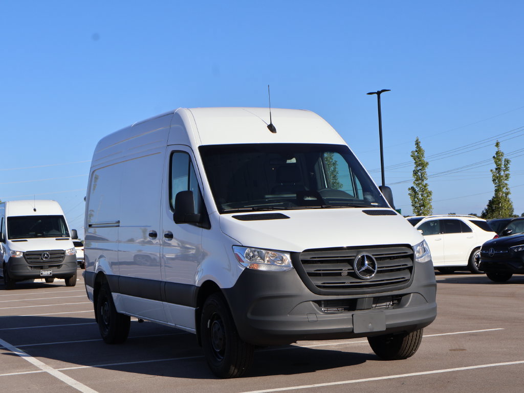 Used 2025 Mercedes-Benz Sprinter 2500 image 3