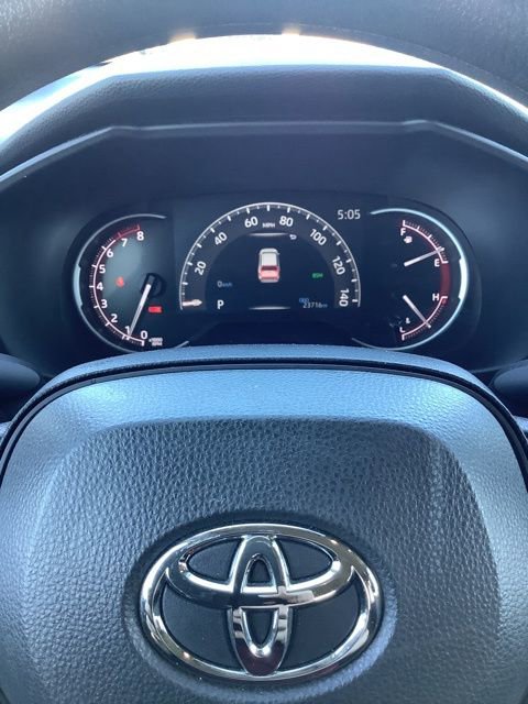 Used 2025 Toyota RAV4 XLE AWD/4WD image 13