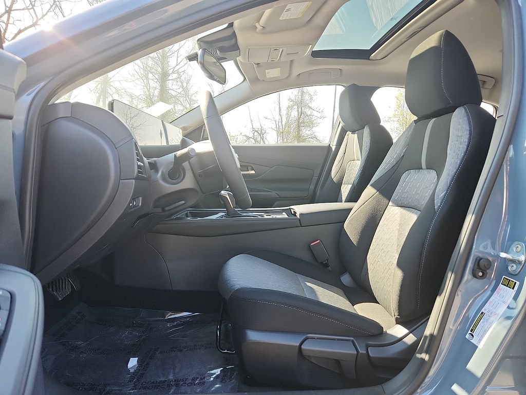 New 2026 Nissan Sentra SV w/ SV Convenience Package FWD image 6