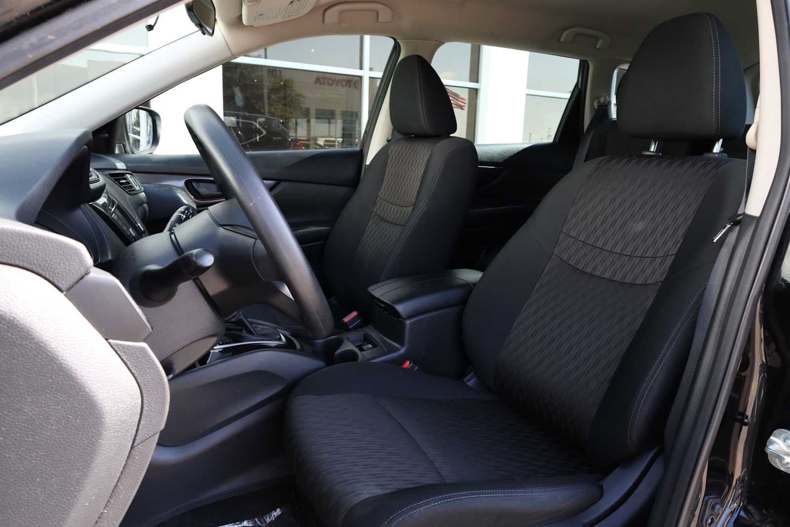 Used 2019 Nissan Rogue S AWD/4WD image 30