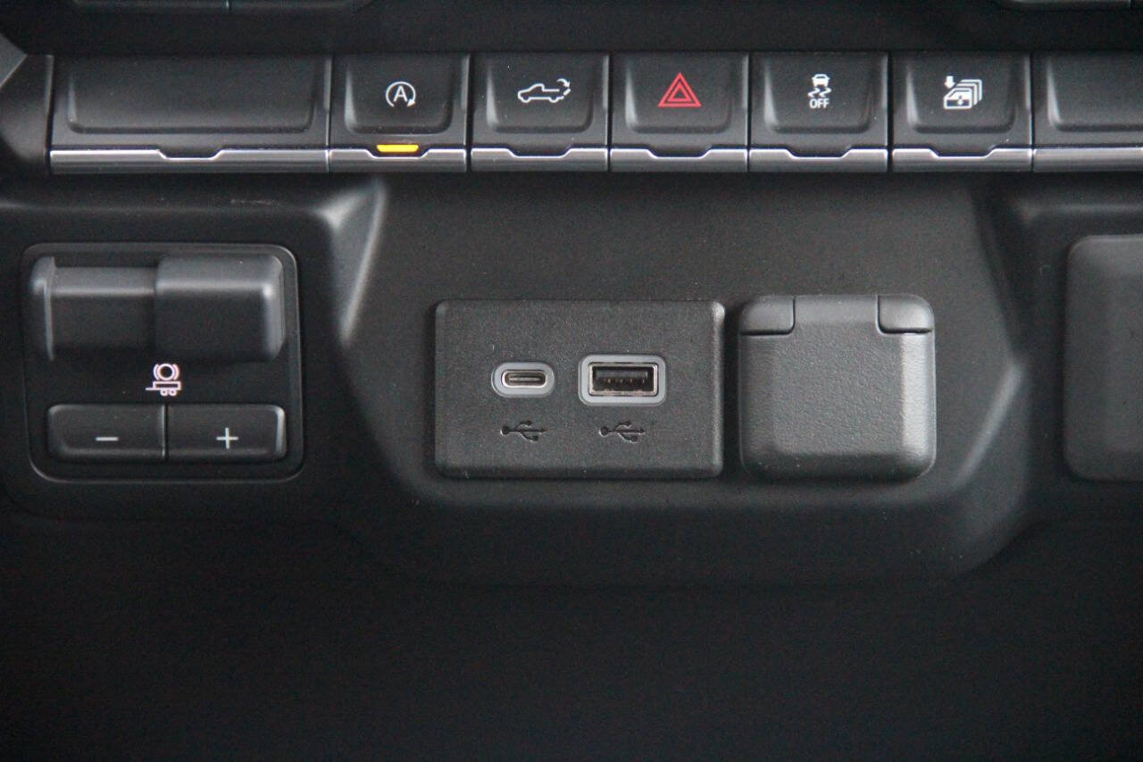 Used 2021 Chevrolet Silverado 1500 LT image 47