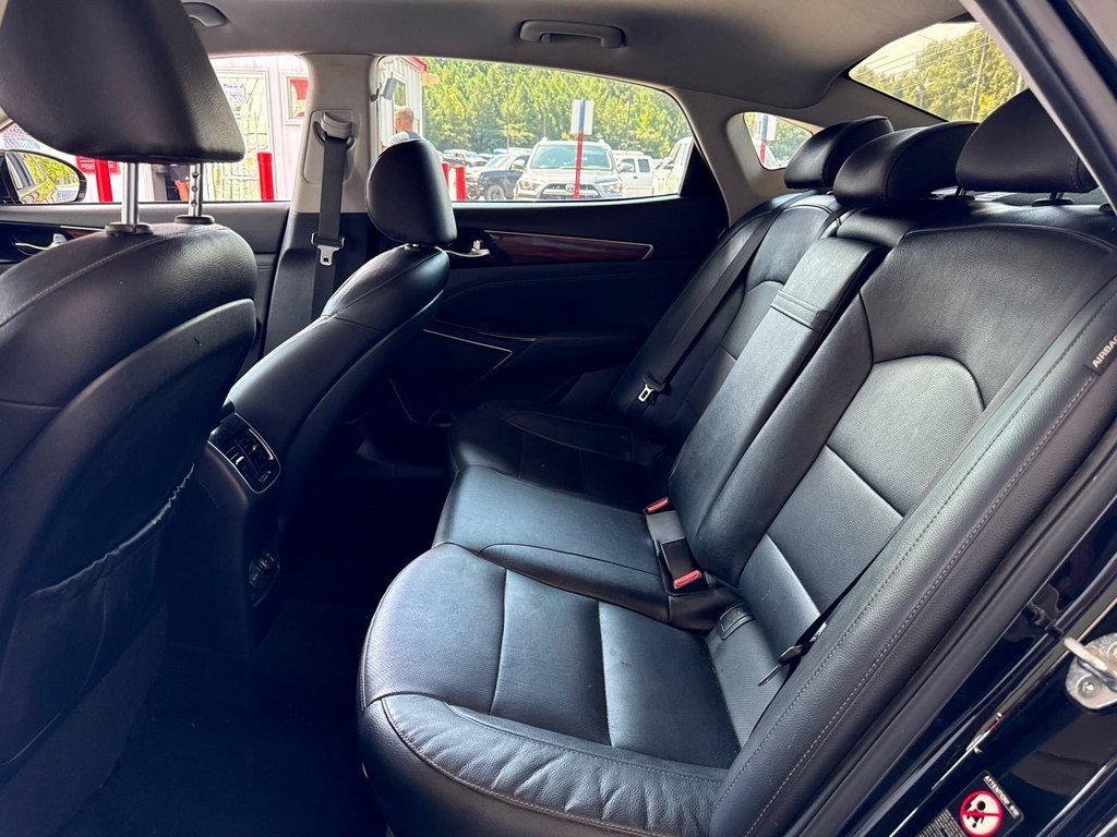 Used 2017 Kia Cadenza Premium w/ Luxury Package image 7