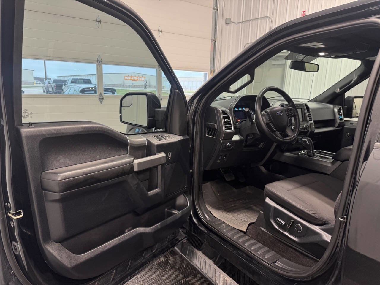 Used 2016 Ford F150 XLT w/ Equipment Group 302A Luxury image 6