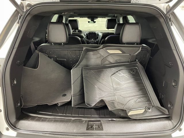 Used 2023 Chevrolet Traverse RS AWD/4WD image 25