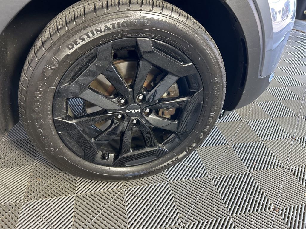 Used 2024 Kia Telluride S w/ S Sunroof Package FWD image 4