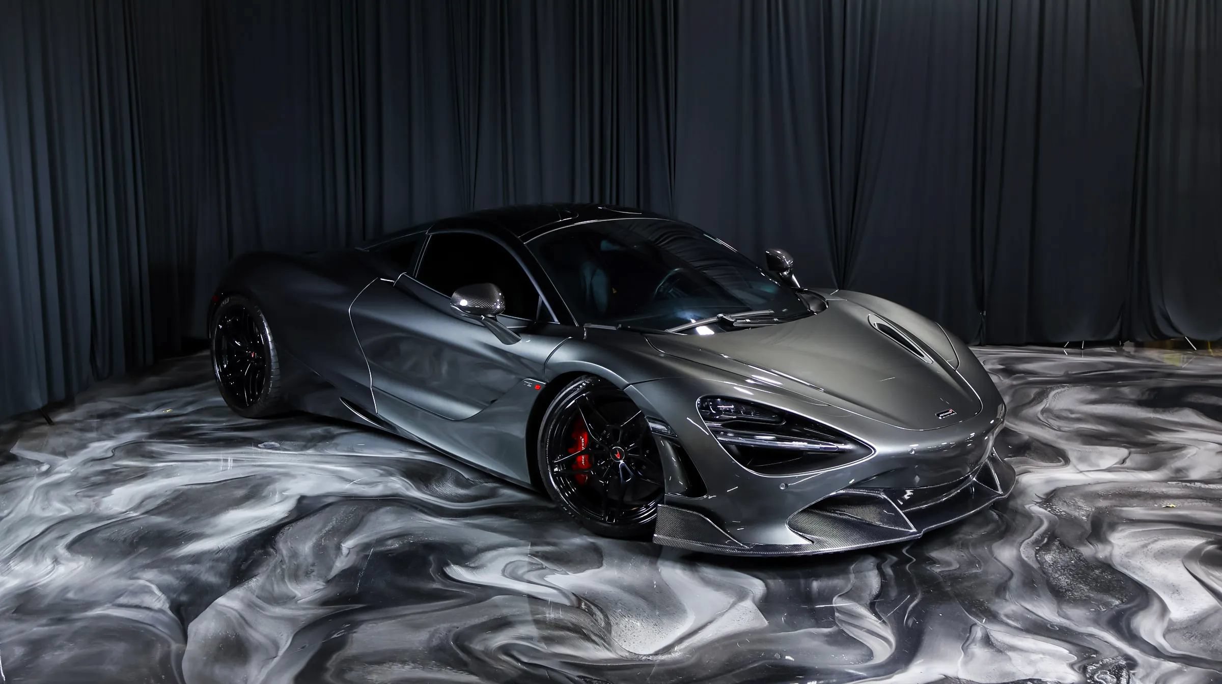 Used 2018 McLaren 720S Luxury RWD image 6