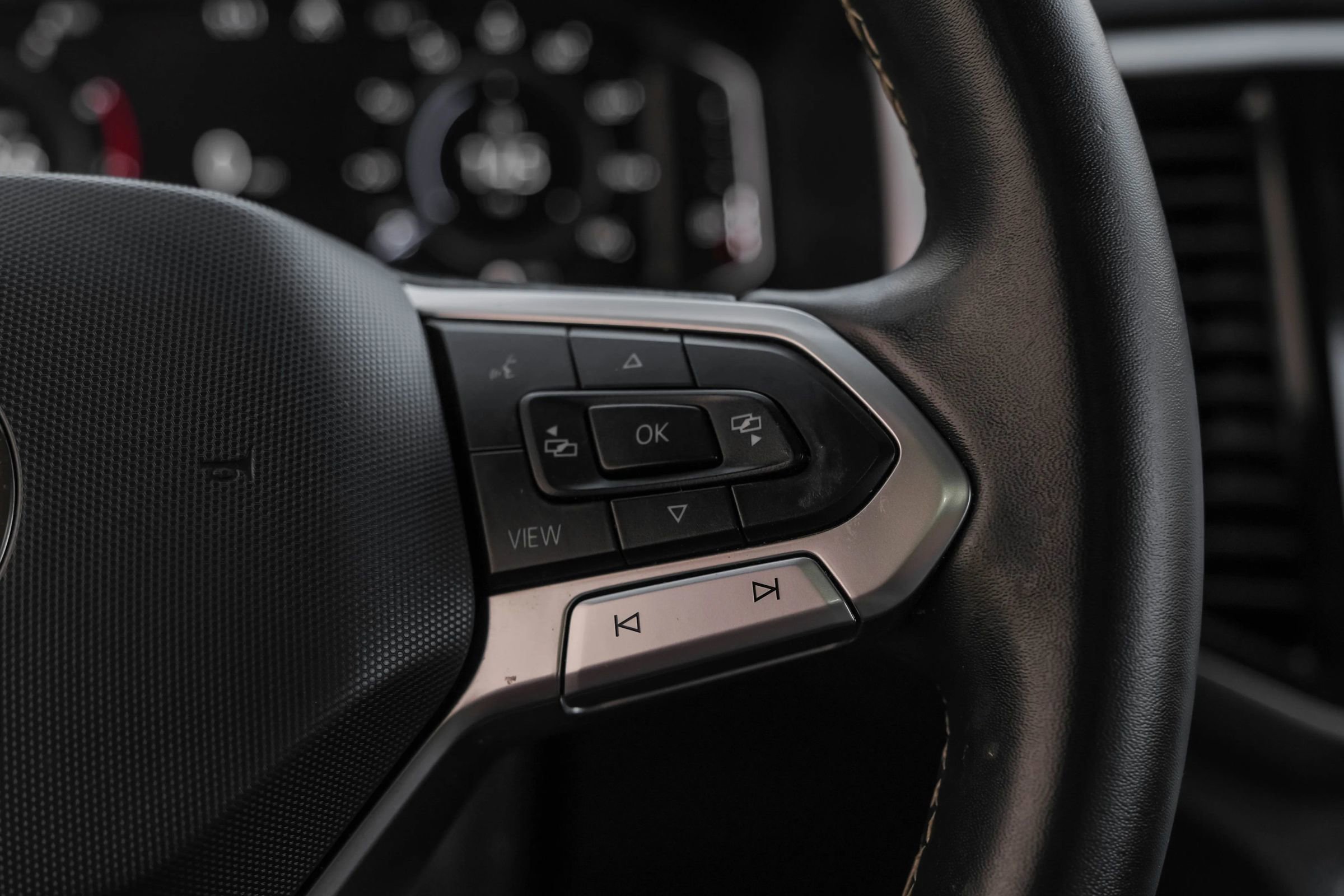 Used 2022 Volkswagen Atlas Cross Sport SE w/ Panoramic Sunroof Package image 19