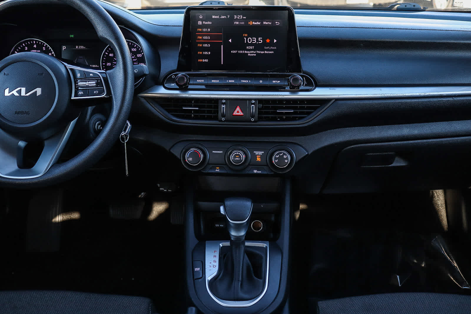 Used 2023 Kia Forte LXS w/ LXS Technology Package image 13