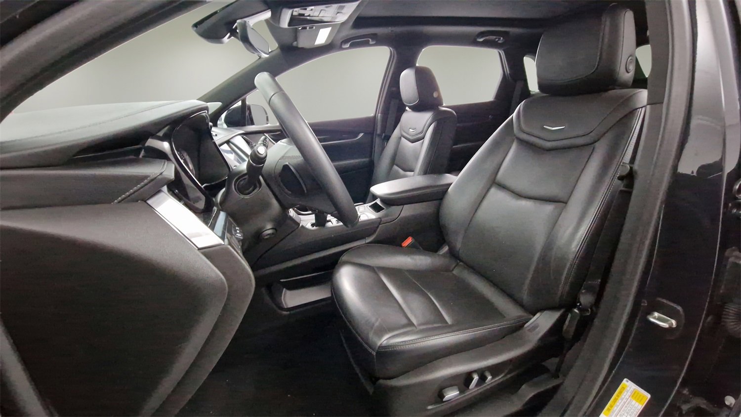 Used 2022 Cadillac XT5 Premium Luxury w/ Technology Package image 12