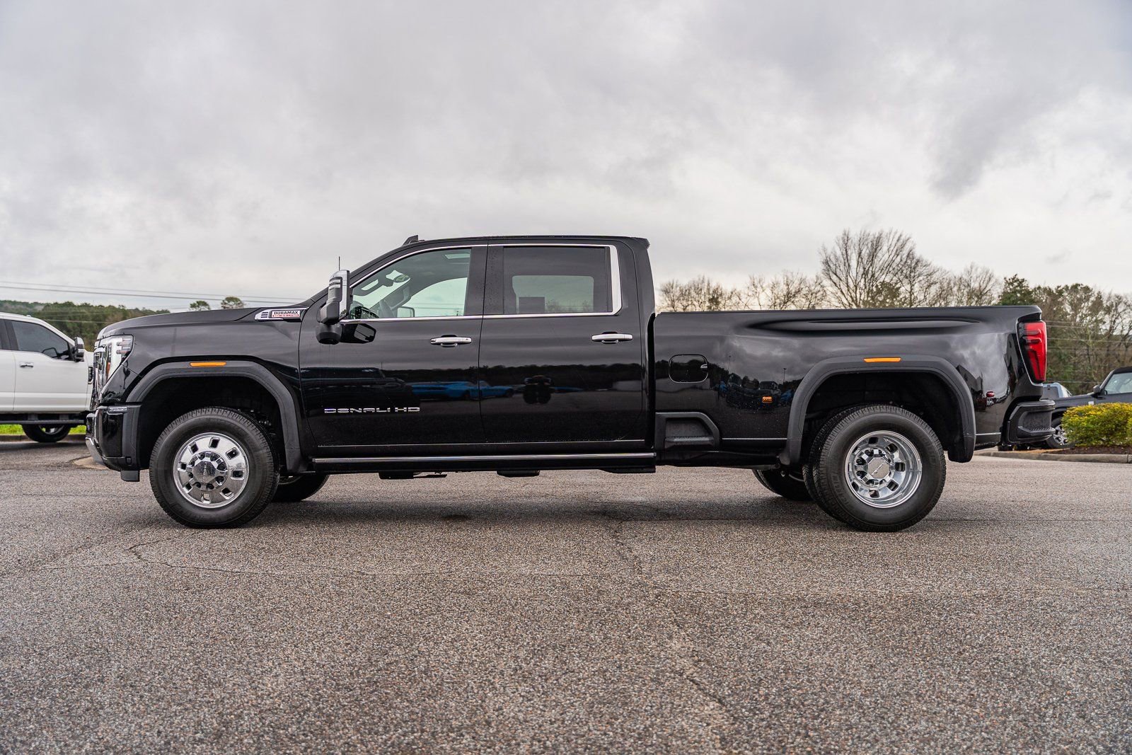 Used 2025 GMC Sierra 3500 Denali w/ Denali Reserve Package image 5