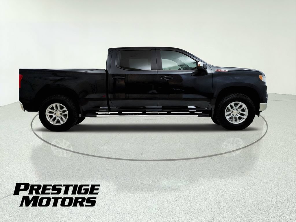Used 2024 Chevrolet Silverado 1500 LT w/ Z71 Off-Road Package AWD/4WD image 9