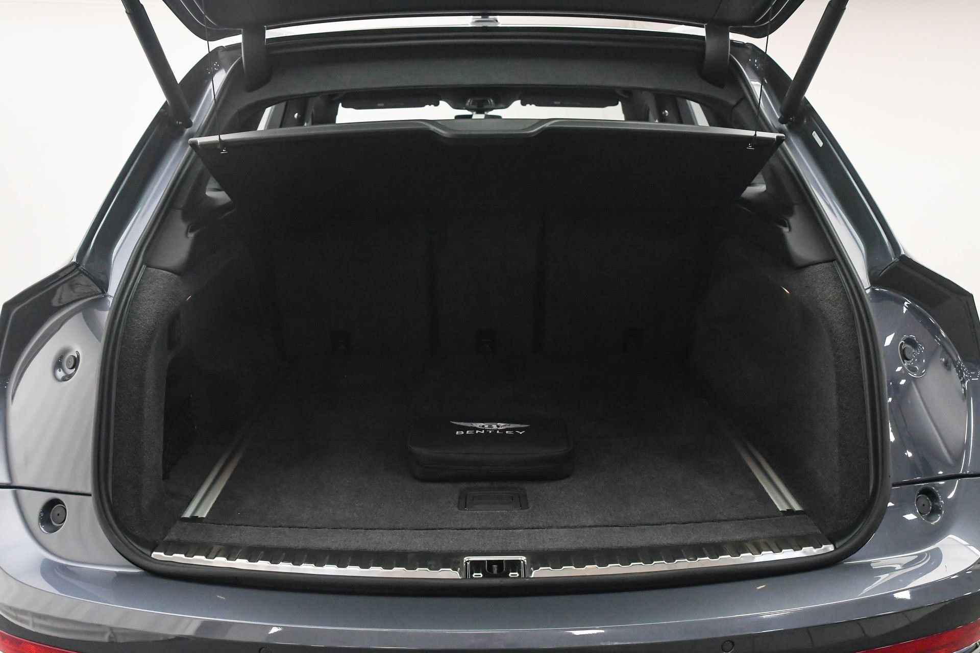 New 2025 Bentley Bentayga image 11