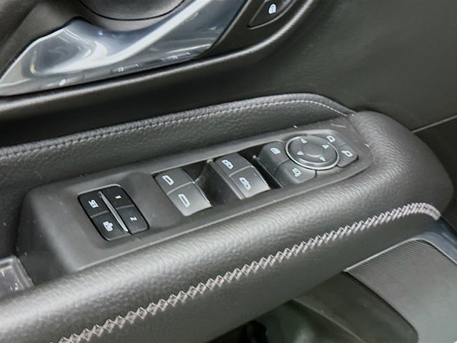 Used 2023 GMC Yukon XL Denali w/ Denali Reserve Package image 18