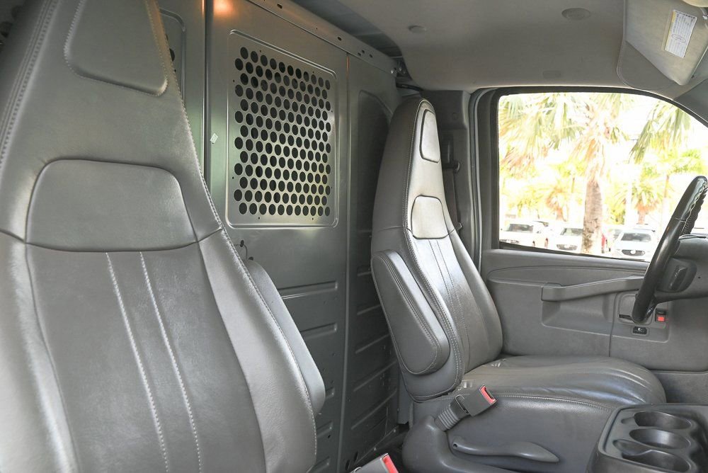 Used 2022 Chevrolet Express 3500 Extended w/ Driver Convenience Package image 17