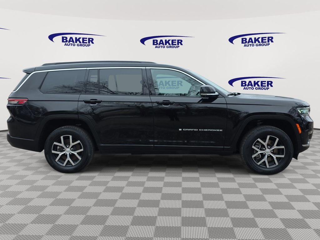 Used 2024 Jeep Grand Cherokee L Limited w/ Luxury Tech Group II image 2
