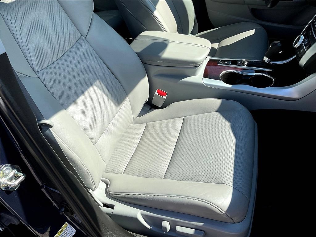 Used 2016 Acura TLX w/ Technology Package FWD image 29