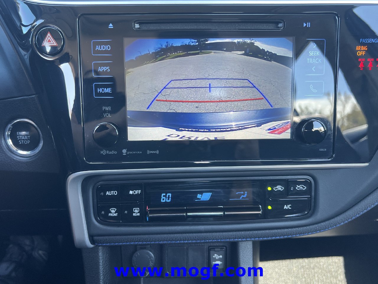 Used 2018 Toyota Corolla SE w/ SE Premium Package FWD image 8