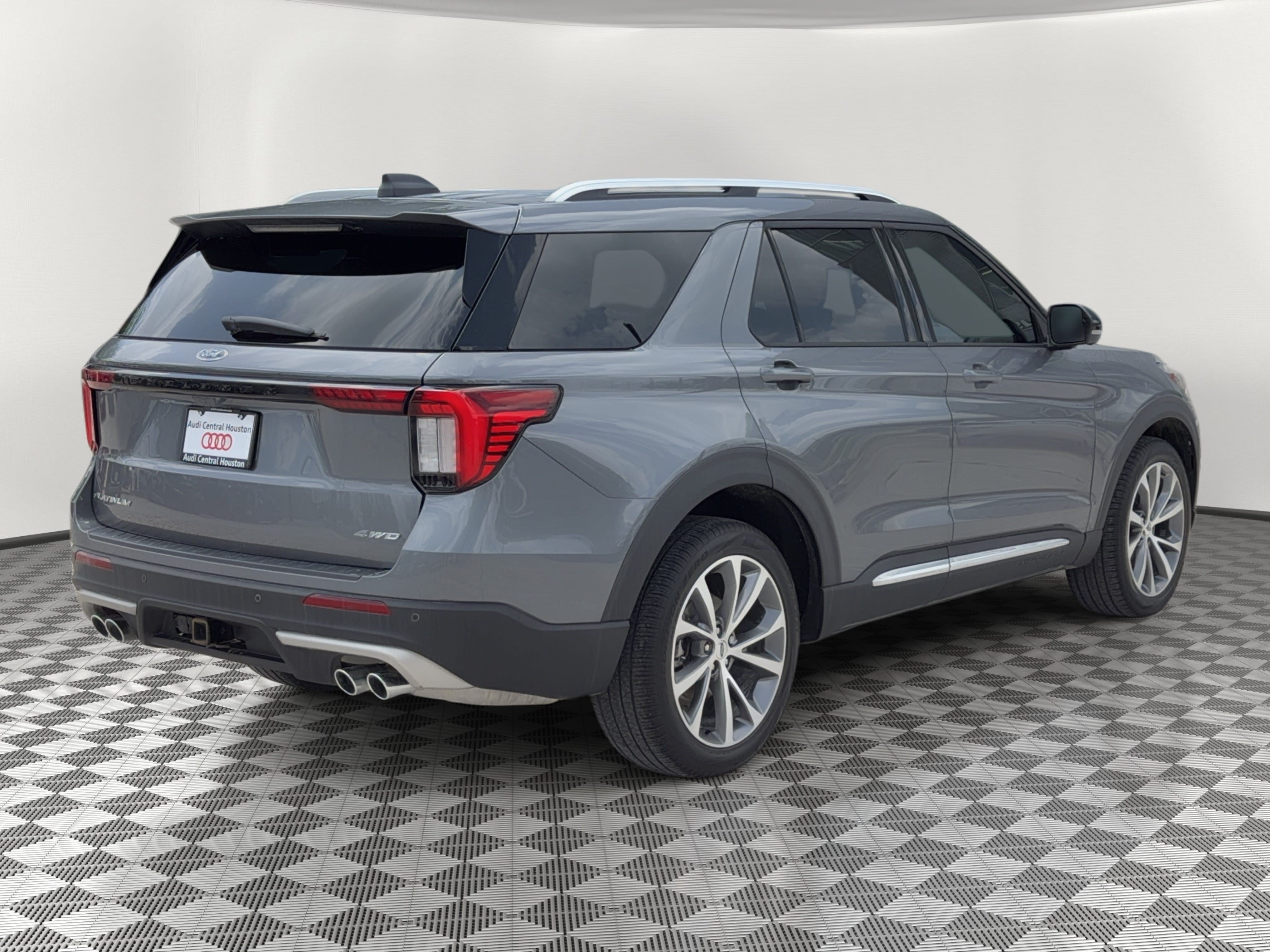 Used 2025 Ford Explorer Platinum w/ Ultimate Package AWD/4WD image 9