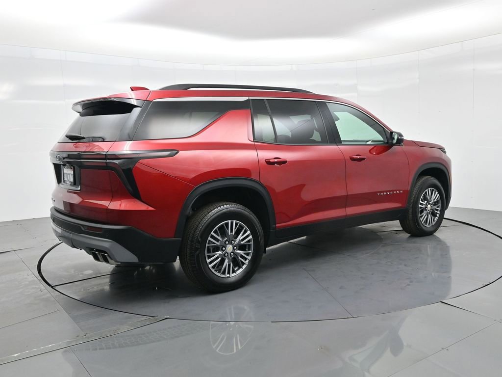 Used 2025 Chevrolet Traverse LT w/ Driver Confidence Package image 7