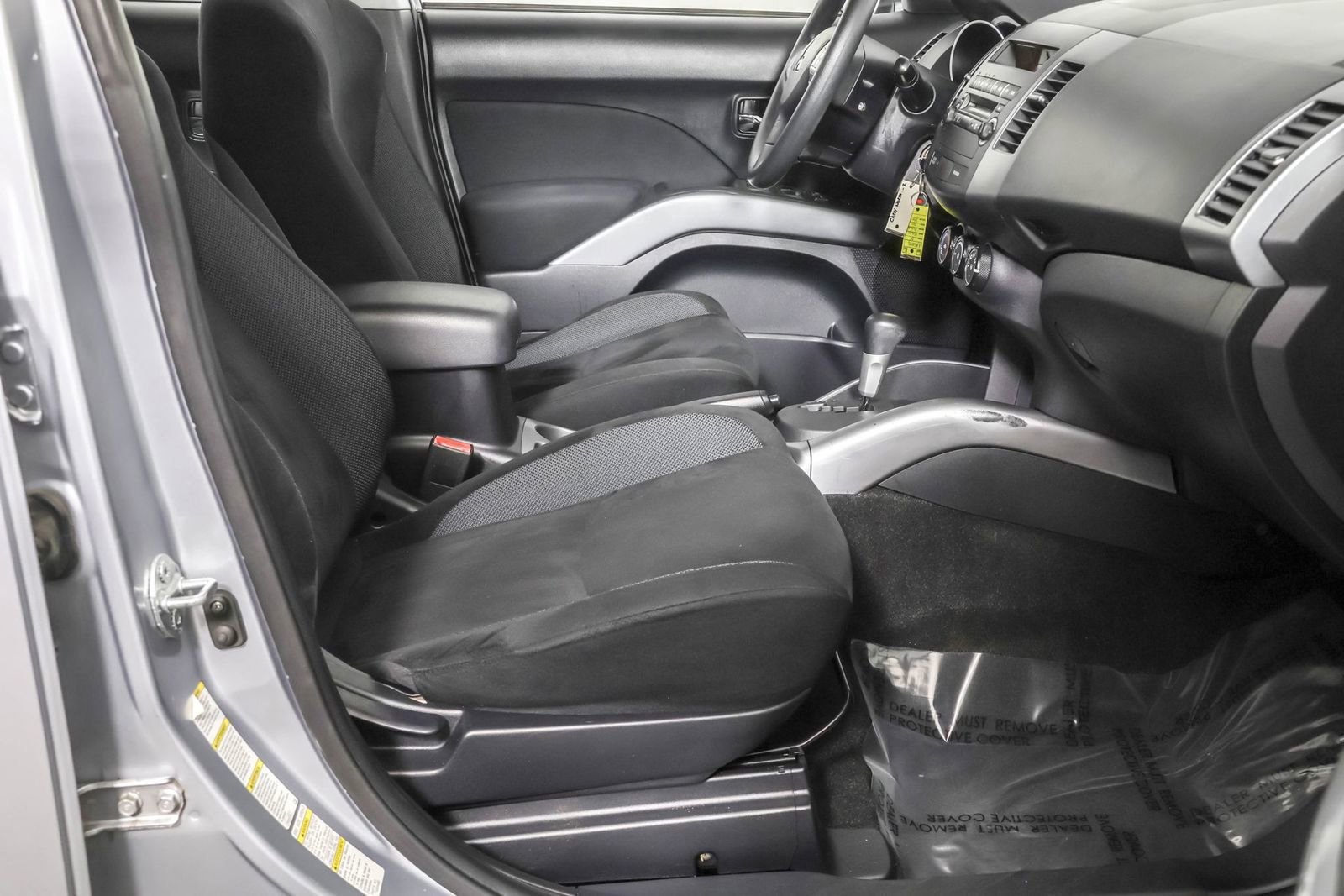 Used 2009 Mitsubishi Outlander ES image 39