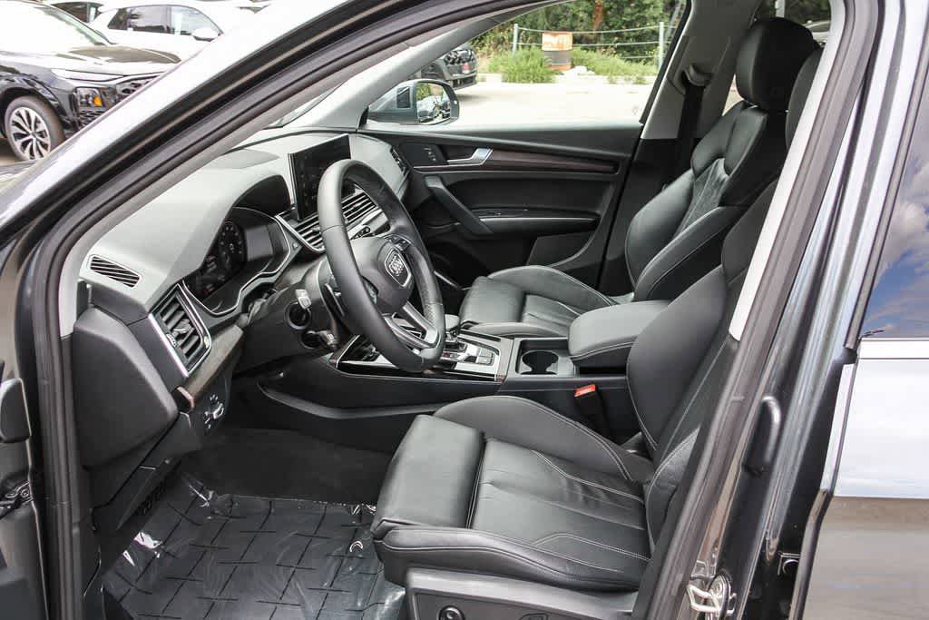 Used 2024 Audi Q5 e Premium w/ Convenience Package AWD/4WD image 19