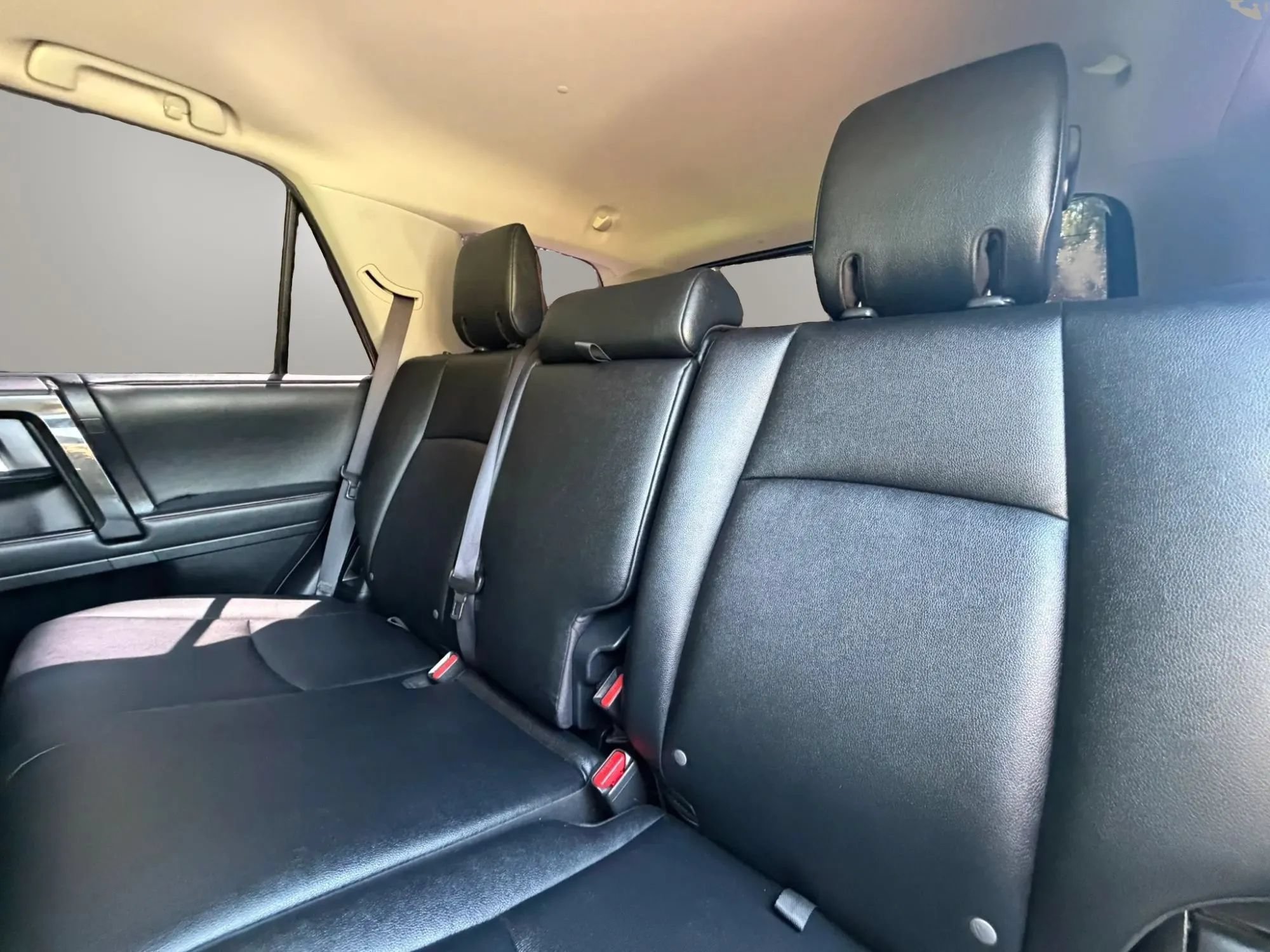 Used 2020 Toyota 4Runner Venture w/ Moonroof Package AWD/4WD image 16