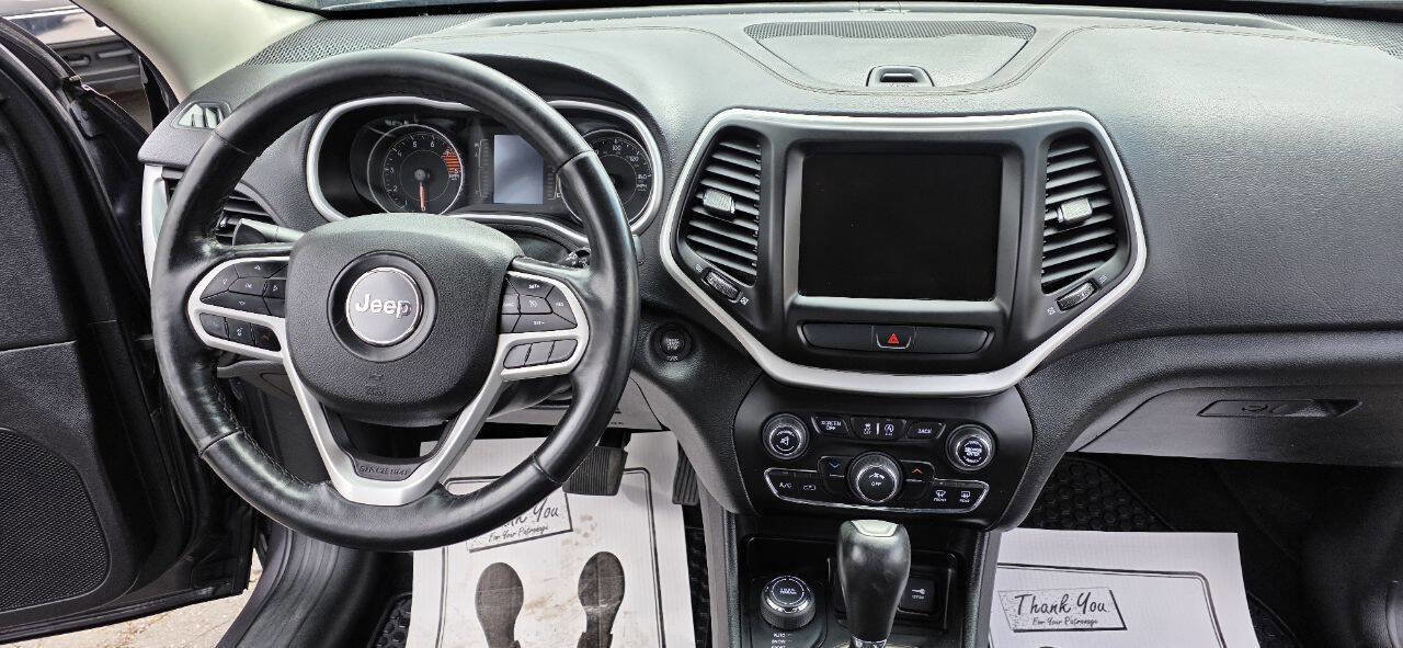 Used 2018 Jeep Cherokee Latitude Plus w/ Cold Weather Group image 13