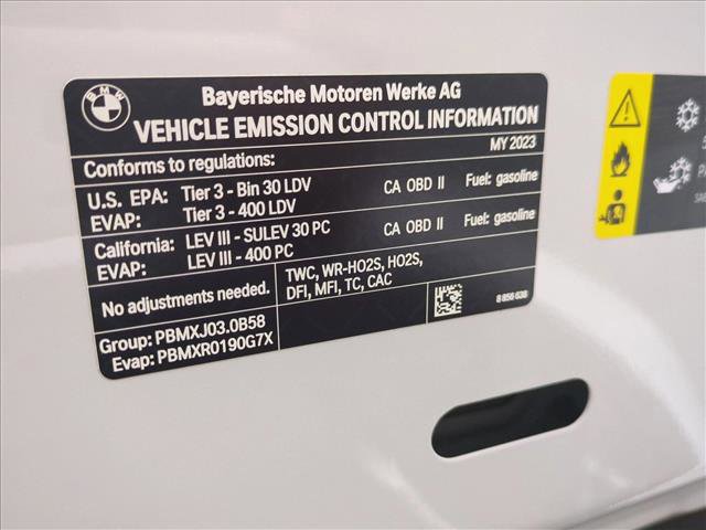 Used 2023 BMW 740i w/ Parking Assistance Package RWD image 28