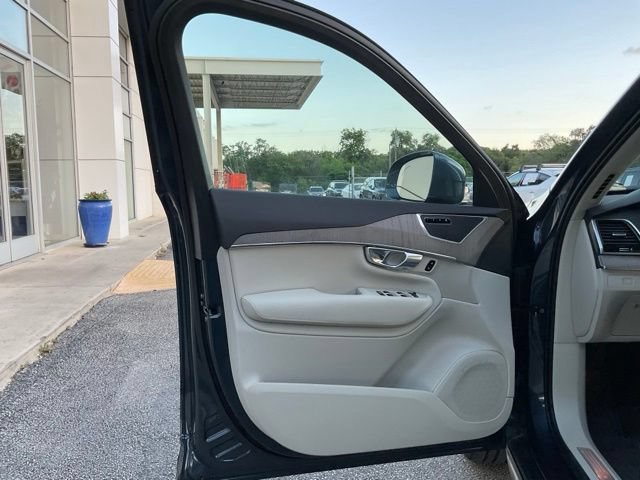 Certified 2024 Volvo XC90 B6 Plus w/ Protection Package Premier AWD/4WD image 10